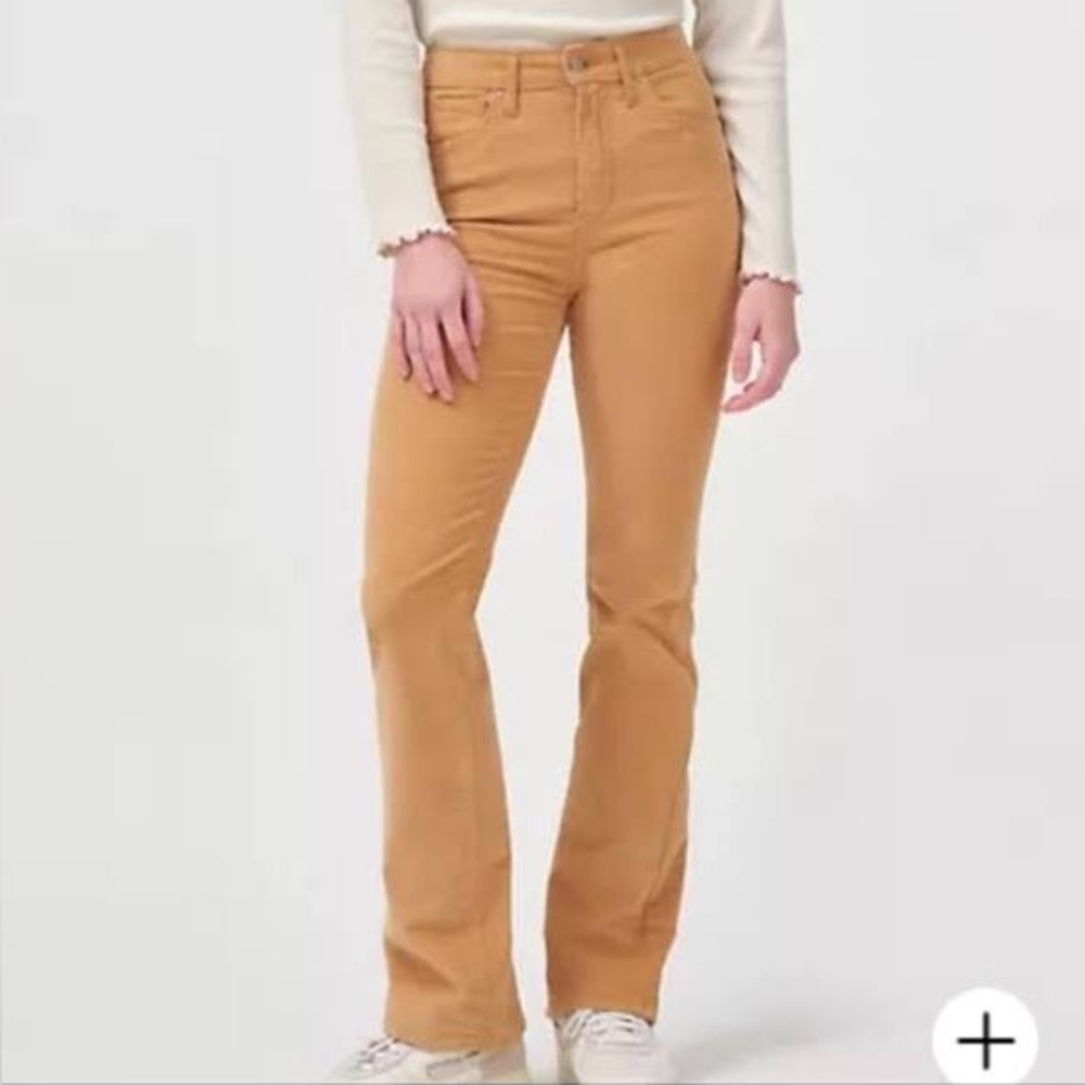 Levi’s 725 HIGH RISE BOOTCUT WOMEN'S CORDUROY PANTS